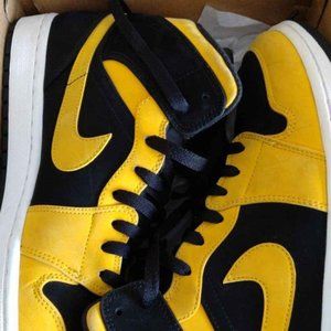 Jordan 1 Black & Yellow size 11.5
